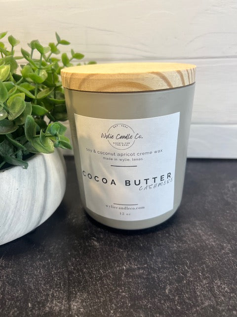 Wax Poetic: The Coconut Apricot Creme Candle Craze!
